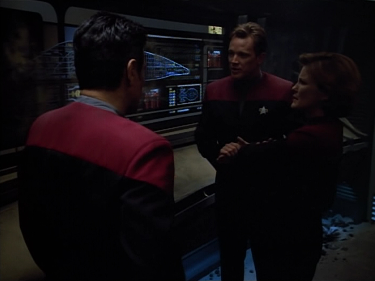 extant_StarTrek_VOY_4x08-YearOfHellPart1_01996.jpg
