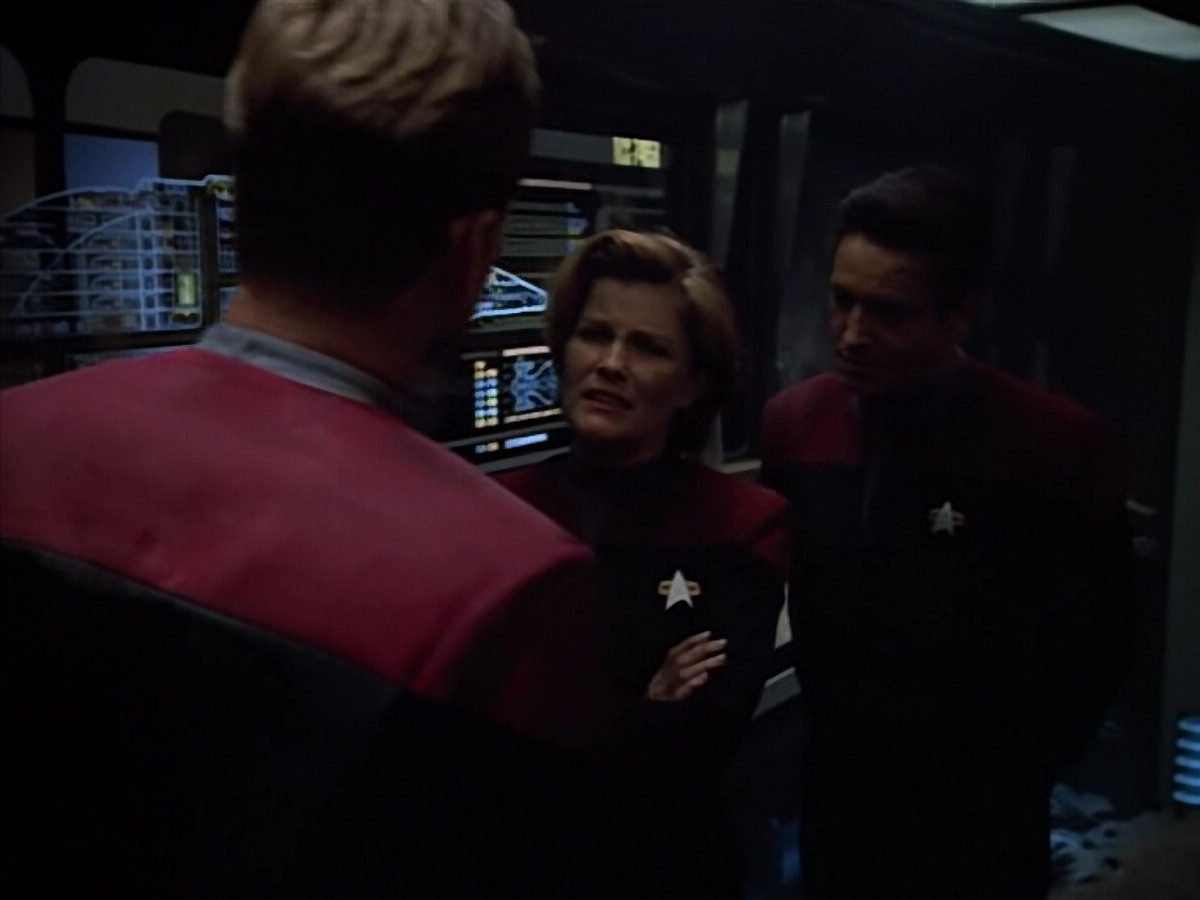 extant_StarTrek_VOY_4x08-YearOfHellPart1_02013.jpg