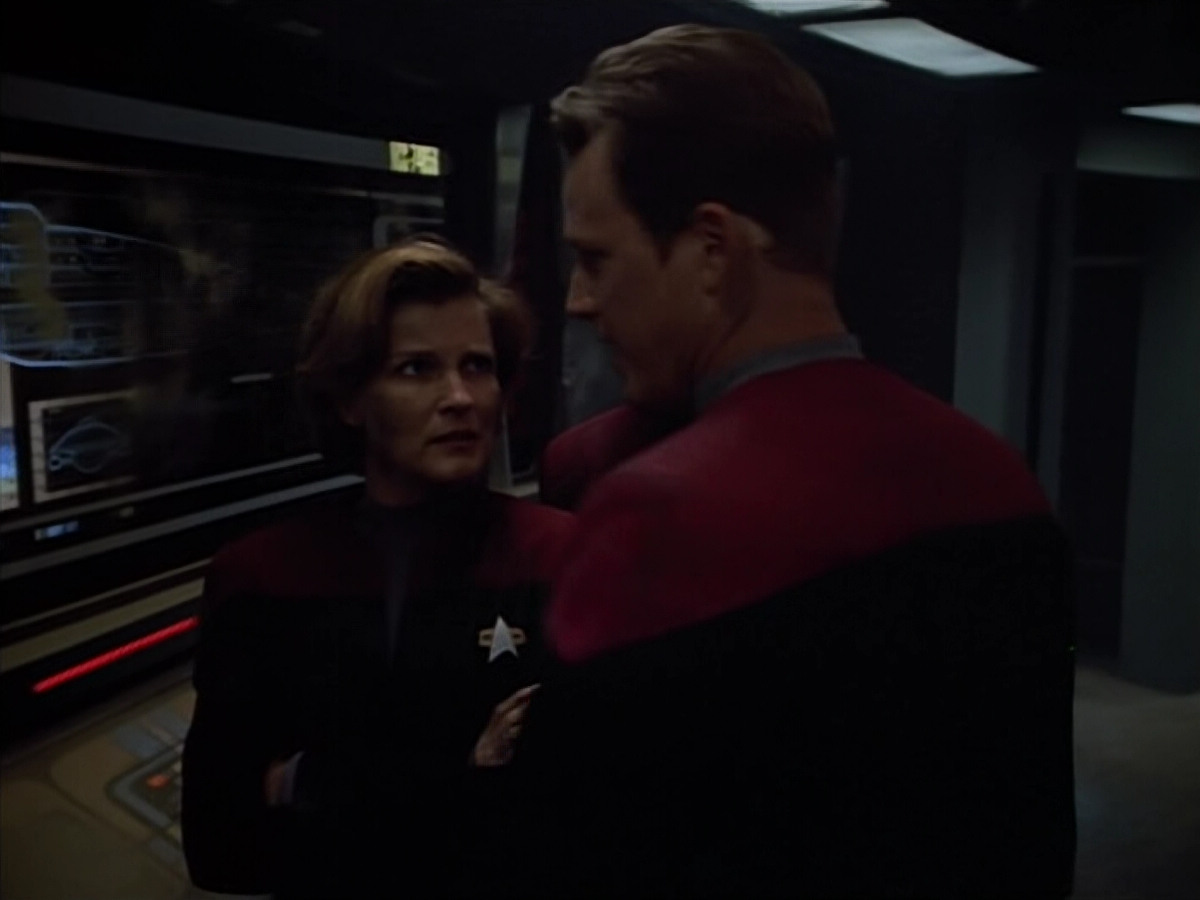 extant_StarTrek_VOY_4x08-YearOfHellPart1_02020.jpg