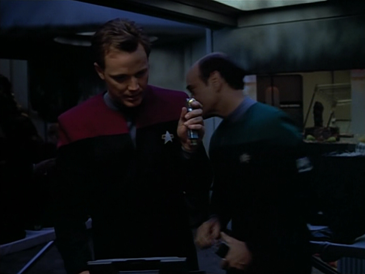 extant_StarTrek_VOY_4x08-YearOfHellPart1_02217.jpg