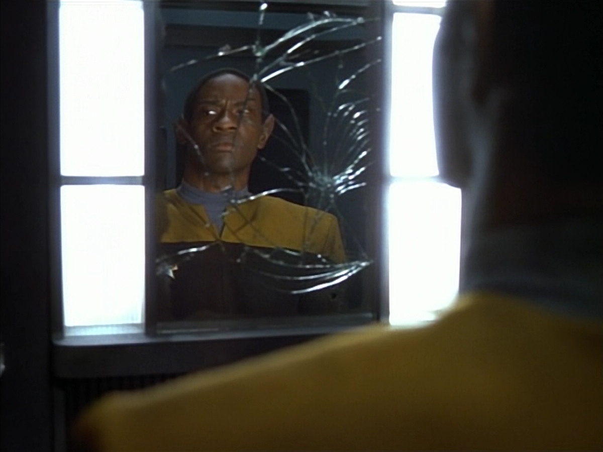 extant_StarTrek_VOY_4x08-YearOfHellPart1_02577.jpg