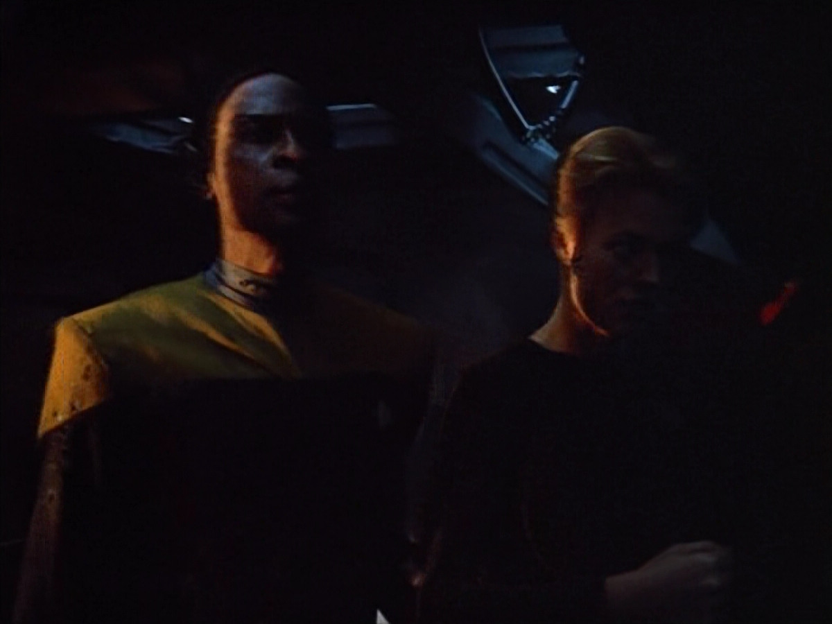 extant_StarTrek_VOY_4x08-YearOfHellPart1_02681.jpg