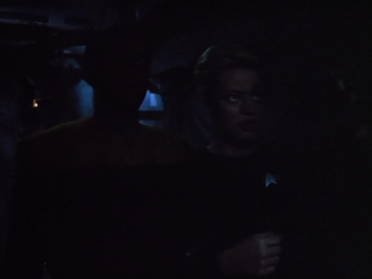 extant_StarTrek_VOY_4x08-YearOfHellPart1_02690.jpg