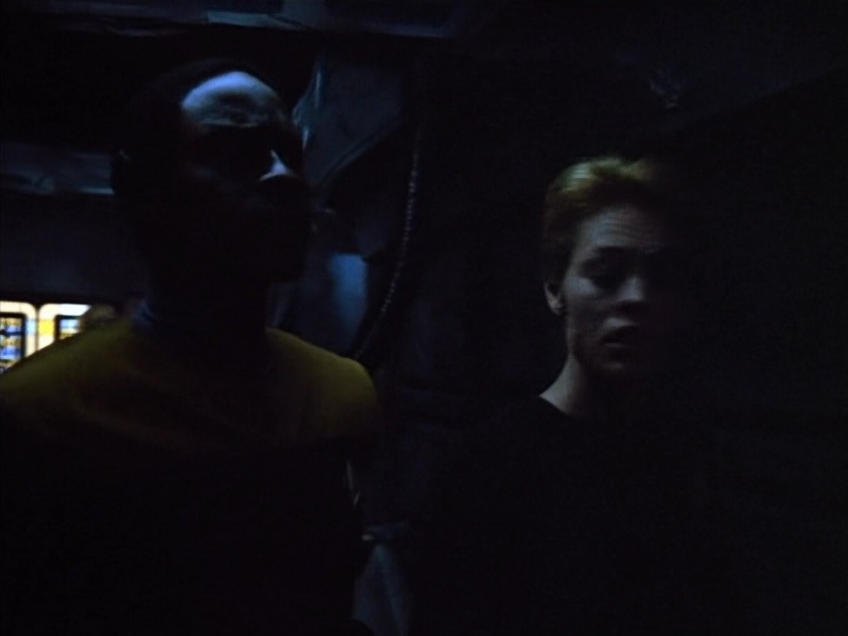 extant_StarTrek_VOY_4x08-YearOfHellPart1_02694.jpg