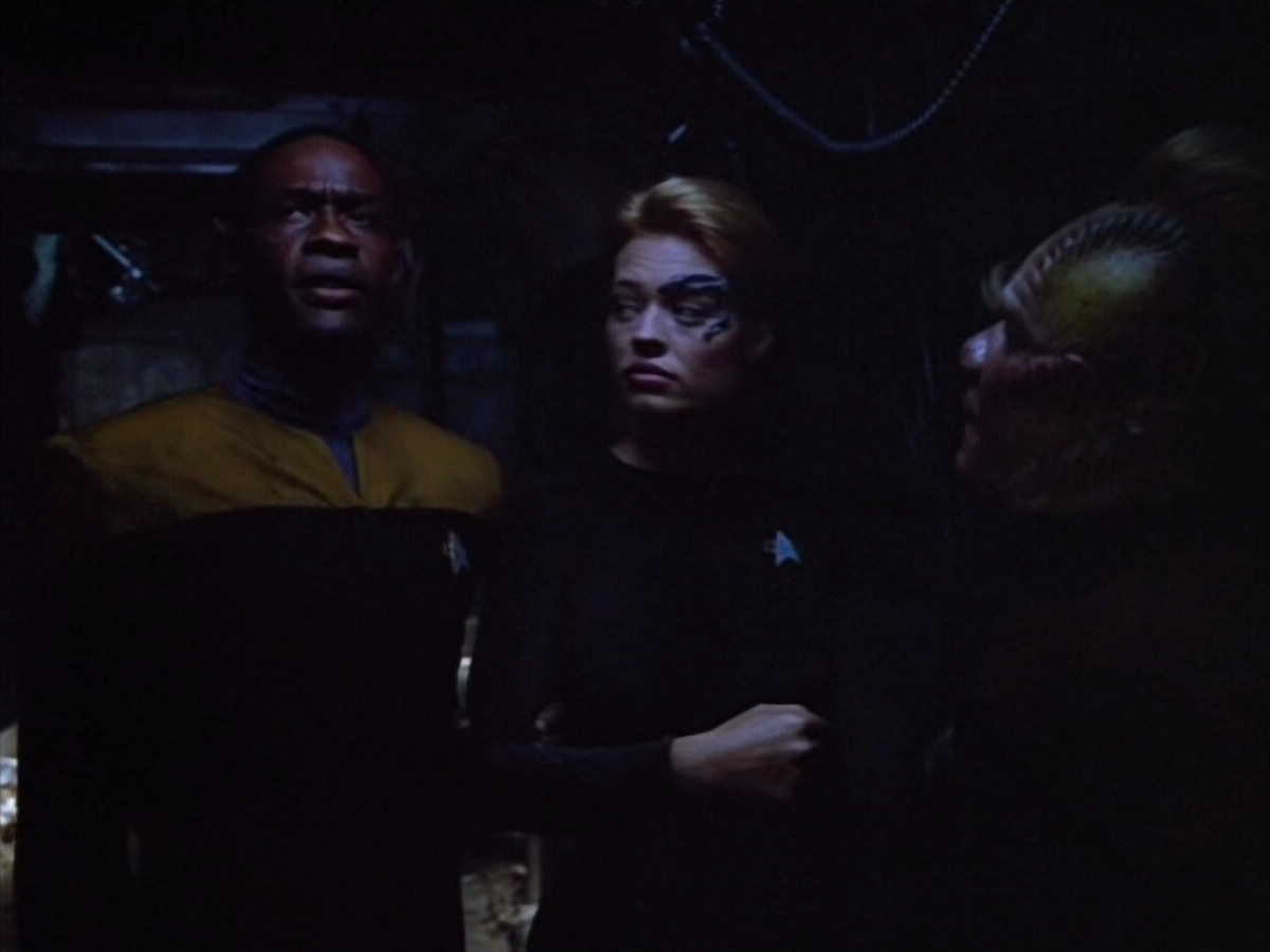 extant_StarTrek_VOY_4x08-YearOfHellPart1_02718.jpg