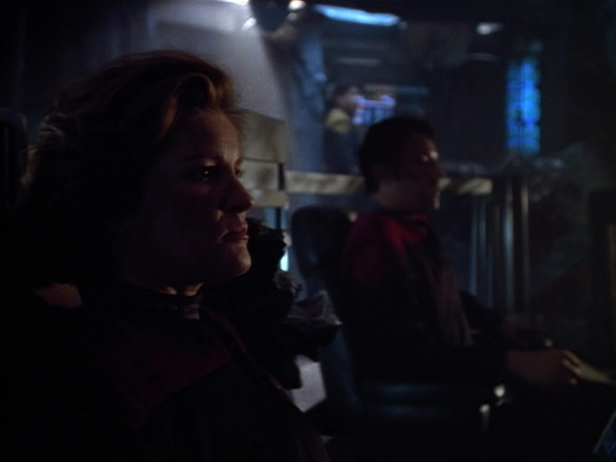 extant_StarTrek_VOY_4x08-YearOfHellPart1_02877.jpg