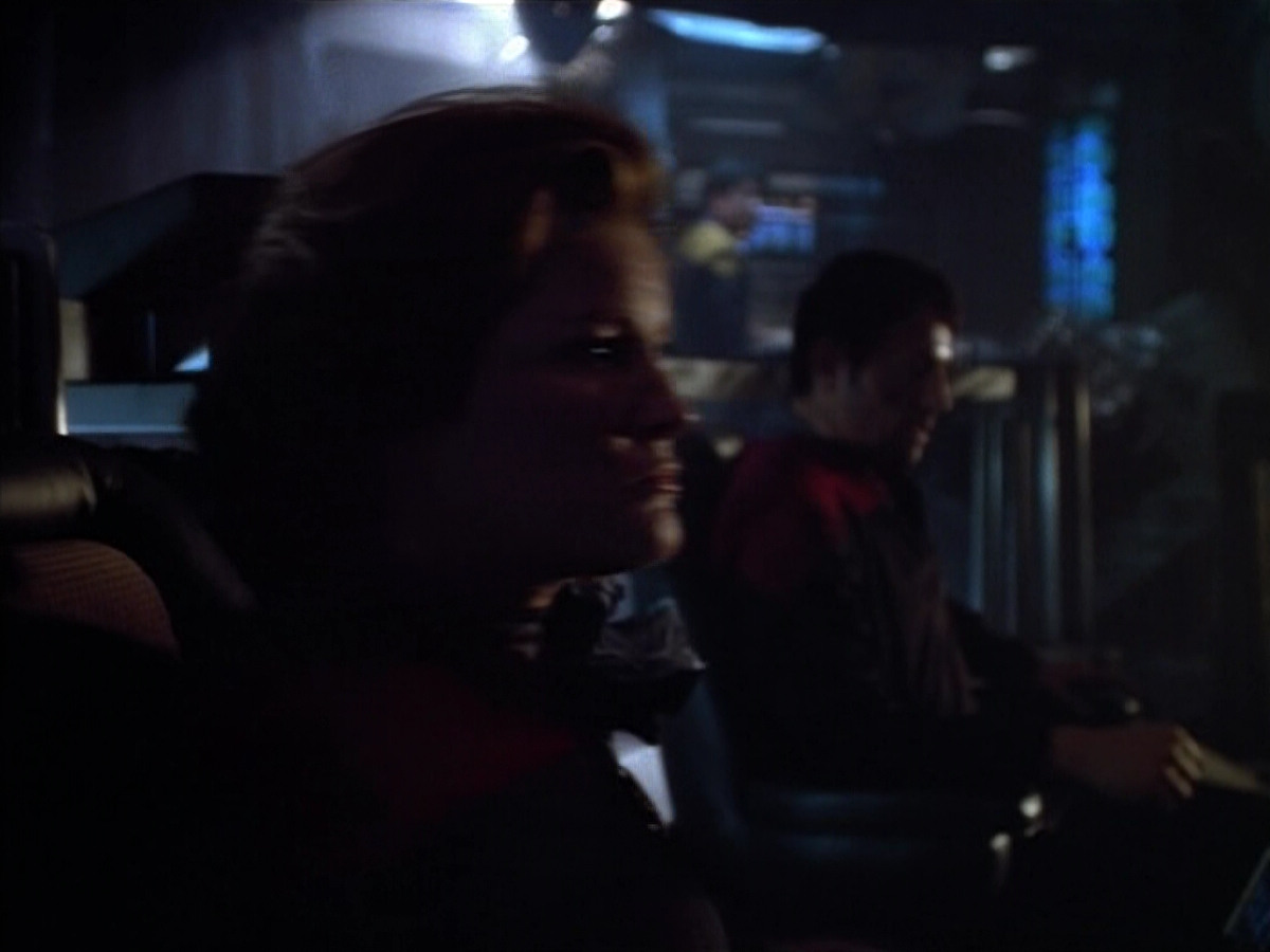 extant_StarTrek_VOY_4x08-YearOfHellPart1_02878.jpg