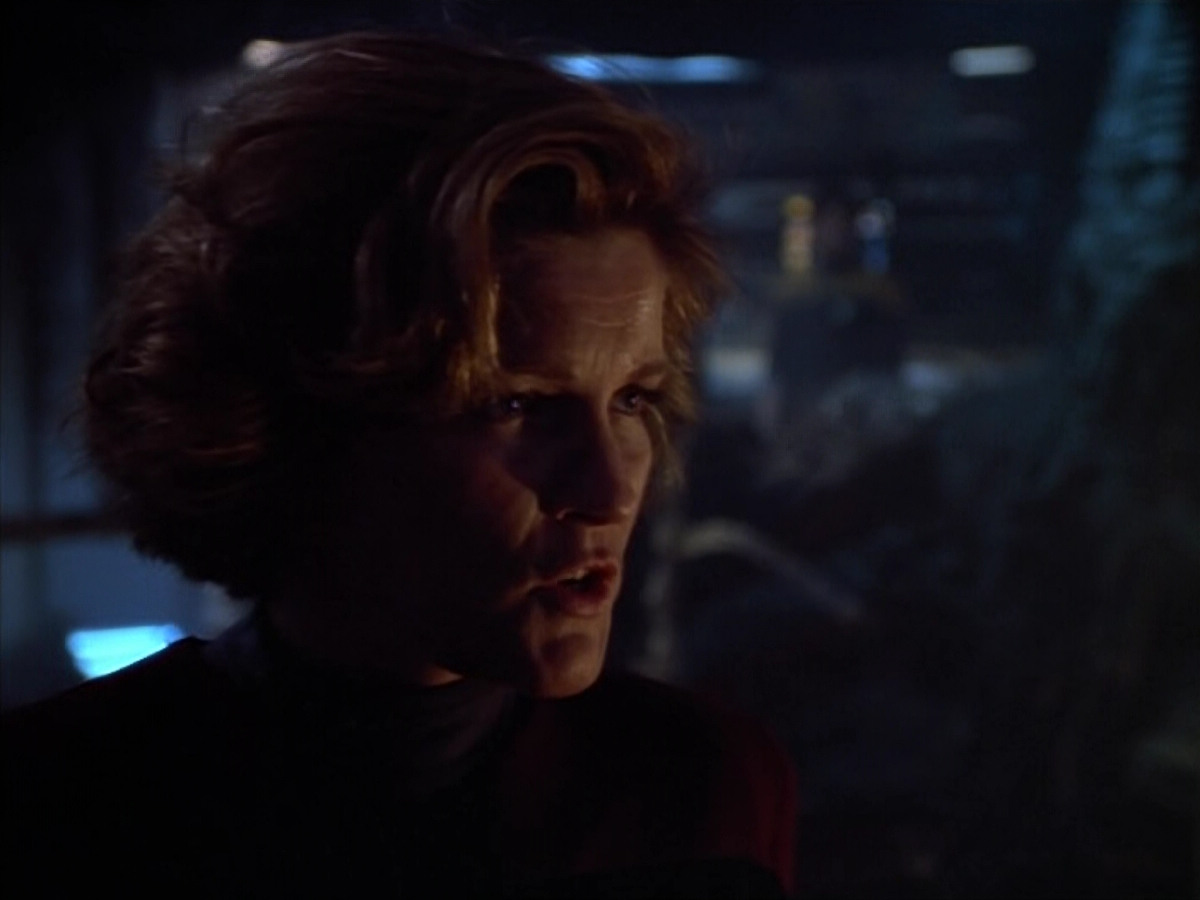 extant_StarTrek_VOY_4x08-YearOfHellPart1_02887.jpg
