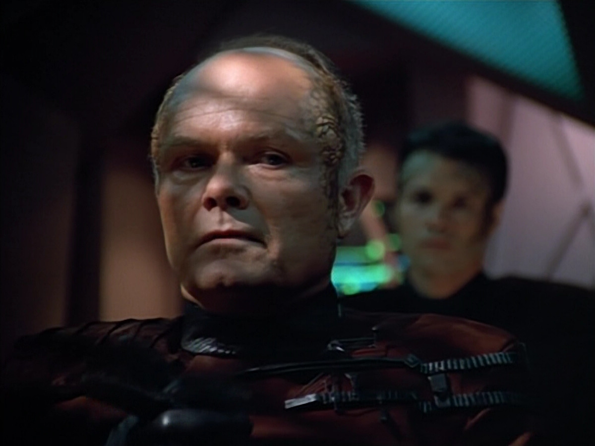 extant_StarTrek_VOY_4x08-YearOfHellPart1_02974.jpg