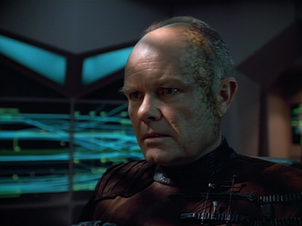 extant_StarTrek_VOY_4x08-YearOfHellPart1_03023.jpg