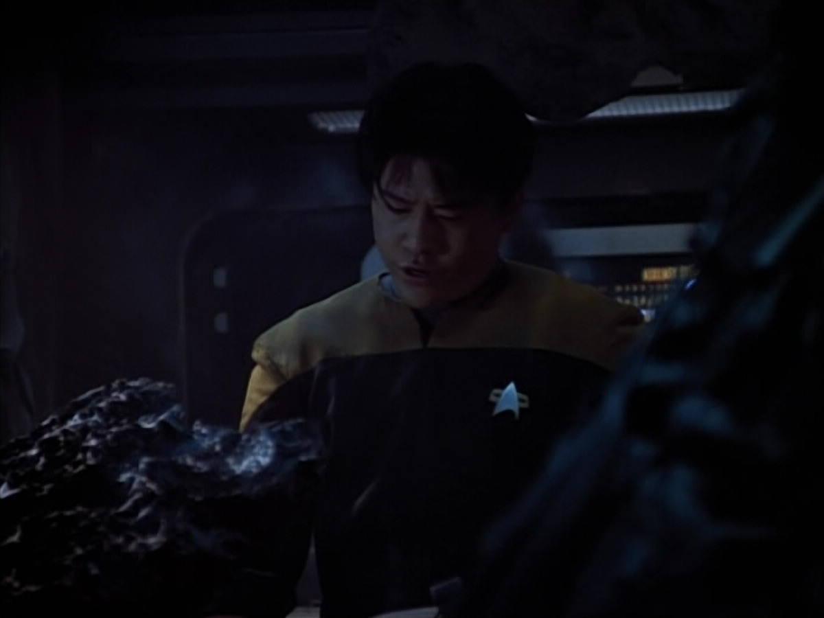 extant_StarTrek_VOY_4x08-YearOfHellPart1_03052.jpg