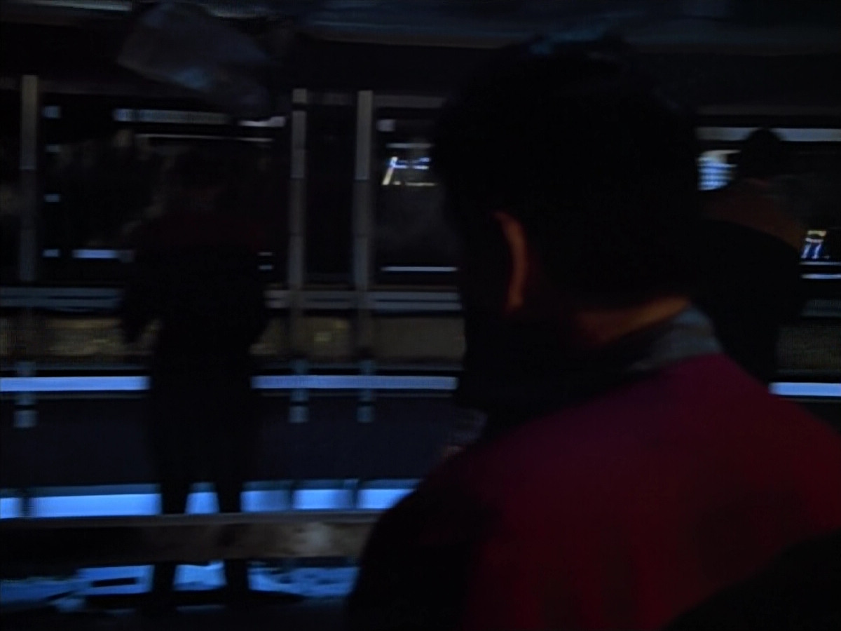 extant_StarTrek_VOY_4x08-YearOfHellPart1_03163.jpg