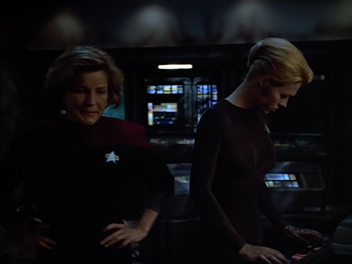 extant_StarTrek_VOY_4x08-YearOfHellPart1_03242.jpg