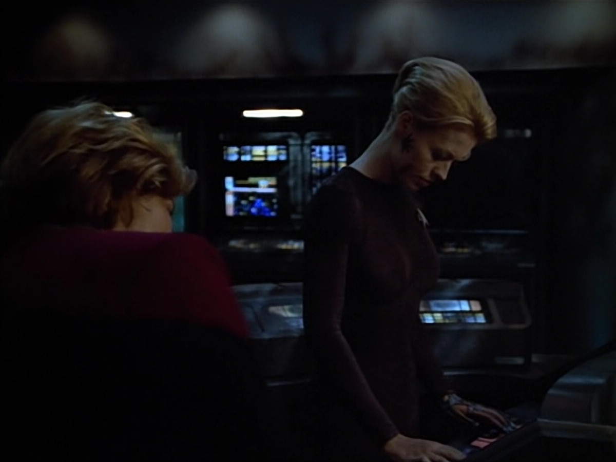 extant_StarTrek_VOY_4x08-YearOfHellPart1_03245.jpg