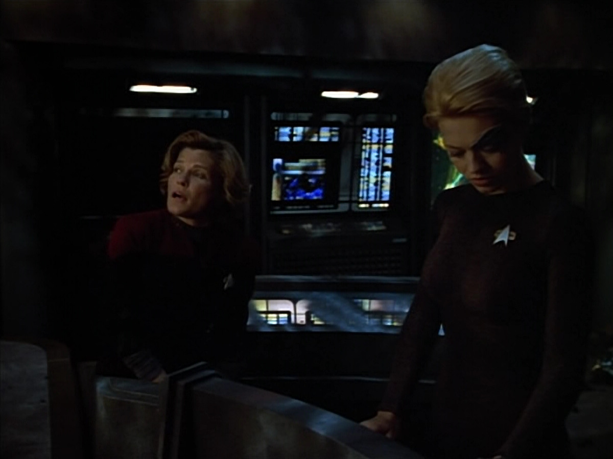 extant_StarTrek_VOY_4x08-YearOfHellPart1_03258.jpg