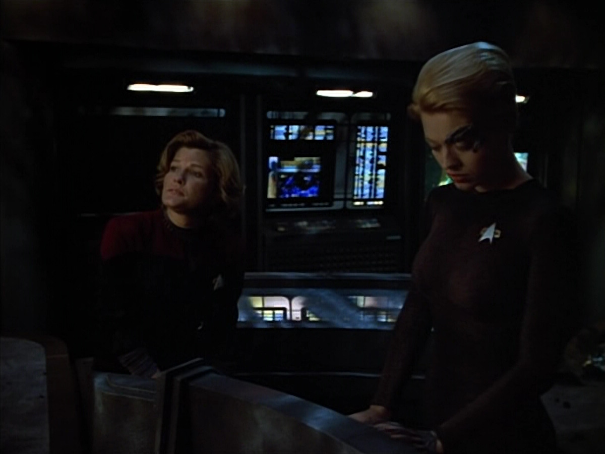 extant_StarTrek_VOY_4x08-YearOfHellPart1_03259.jpg