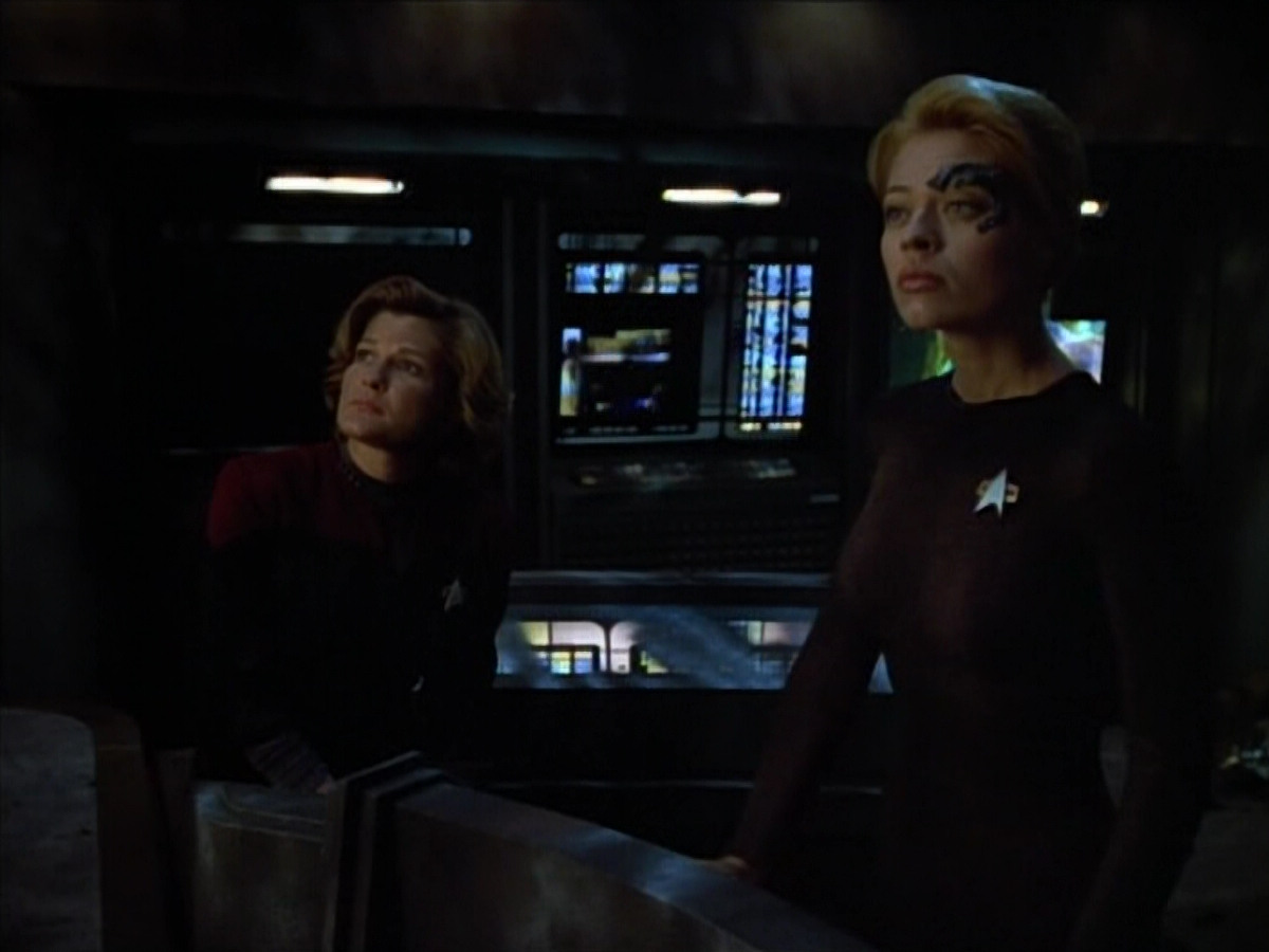 extant_StarTrek_VOY_4x08-YearOfHellPart1_03260.jpg