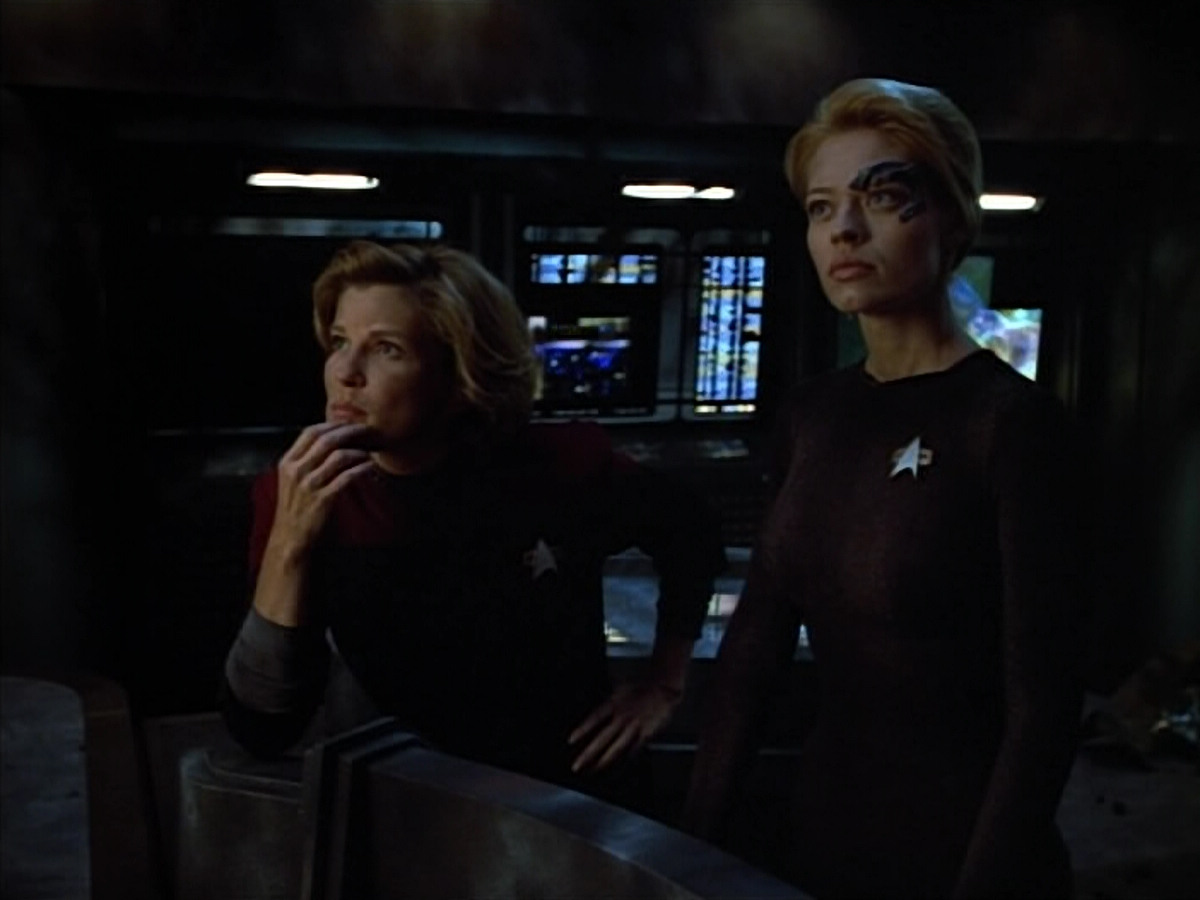 extant_StarTrek_VOY_4x08-YearOfHellPart1_03305.jpg