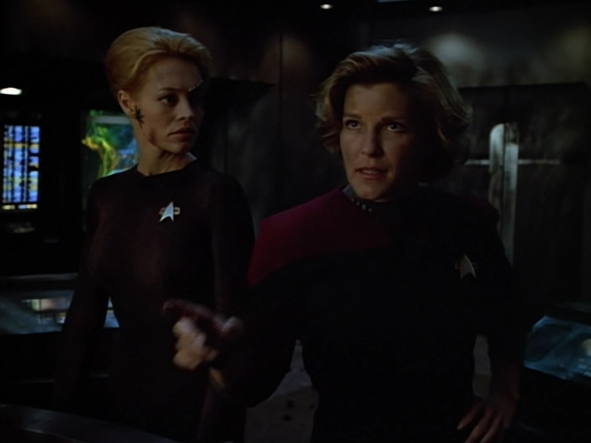 extant_StarTrek_VOY_4x08-YearOfHellPart1_03336.jpg