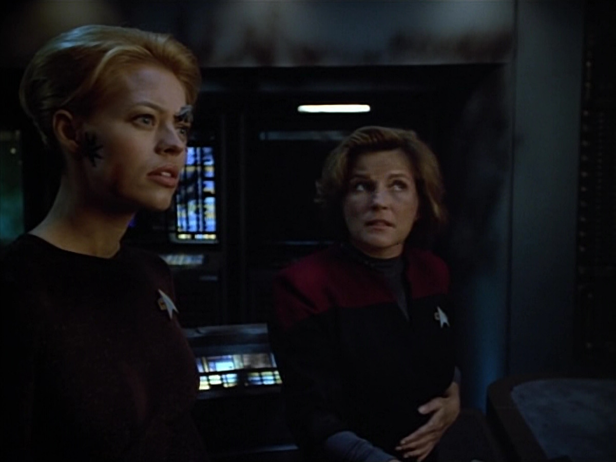 extant_StarTrek_VOY_4x08-YearOfHellPart1_03354.jpg