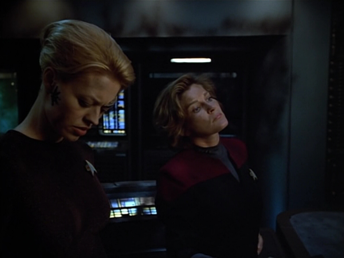 extant_StarTrek_VOY_4x08-YearOfHellPart1_03359.jpg