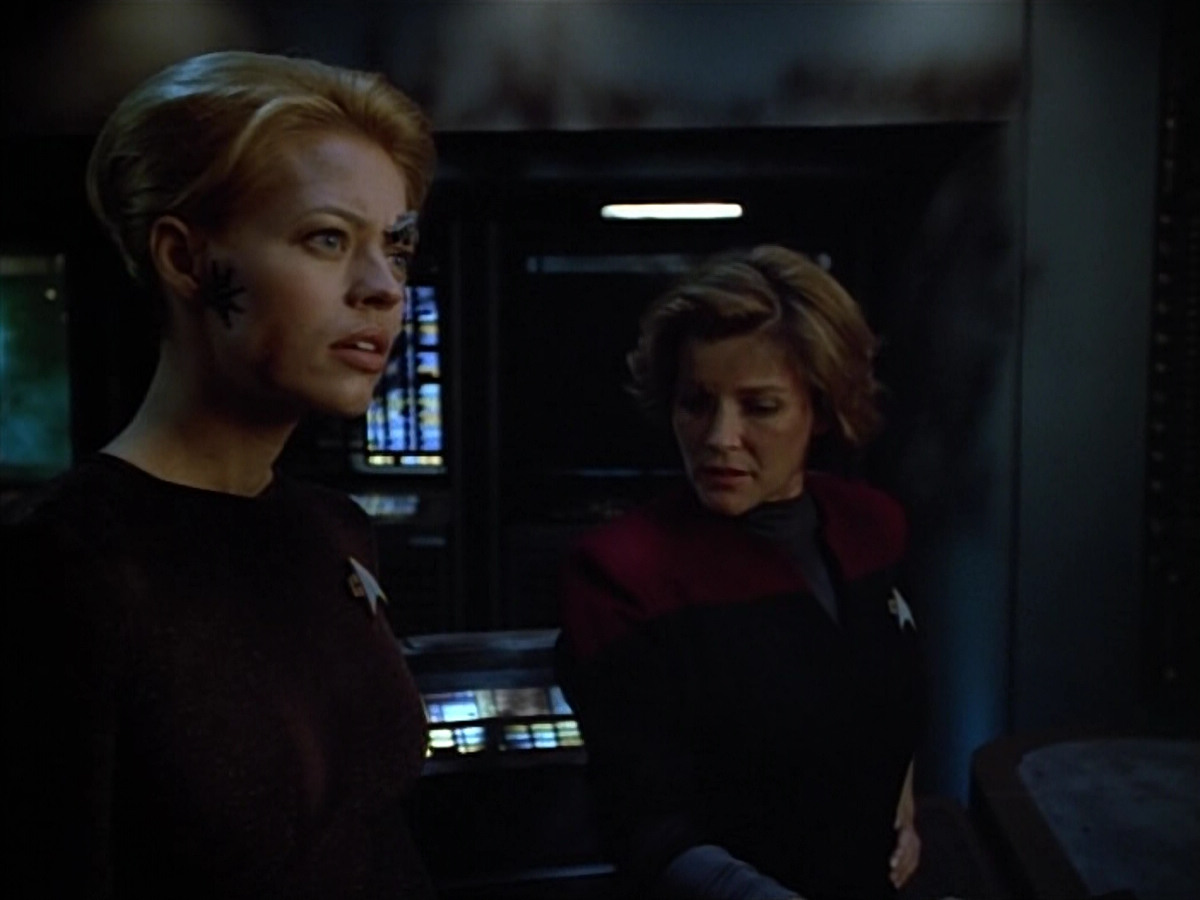 extant_StarTrek_VOY_4x08-YearOfHellPart1_03363.jpg