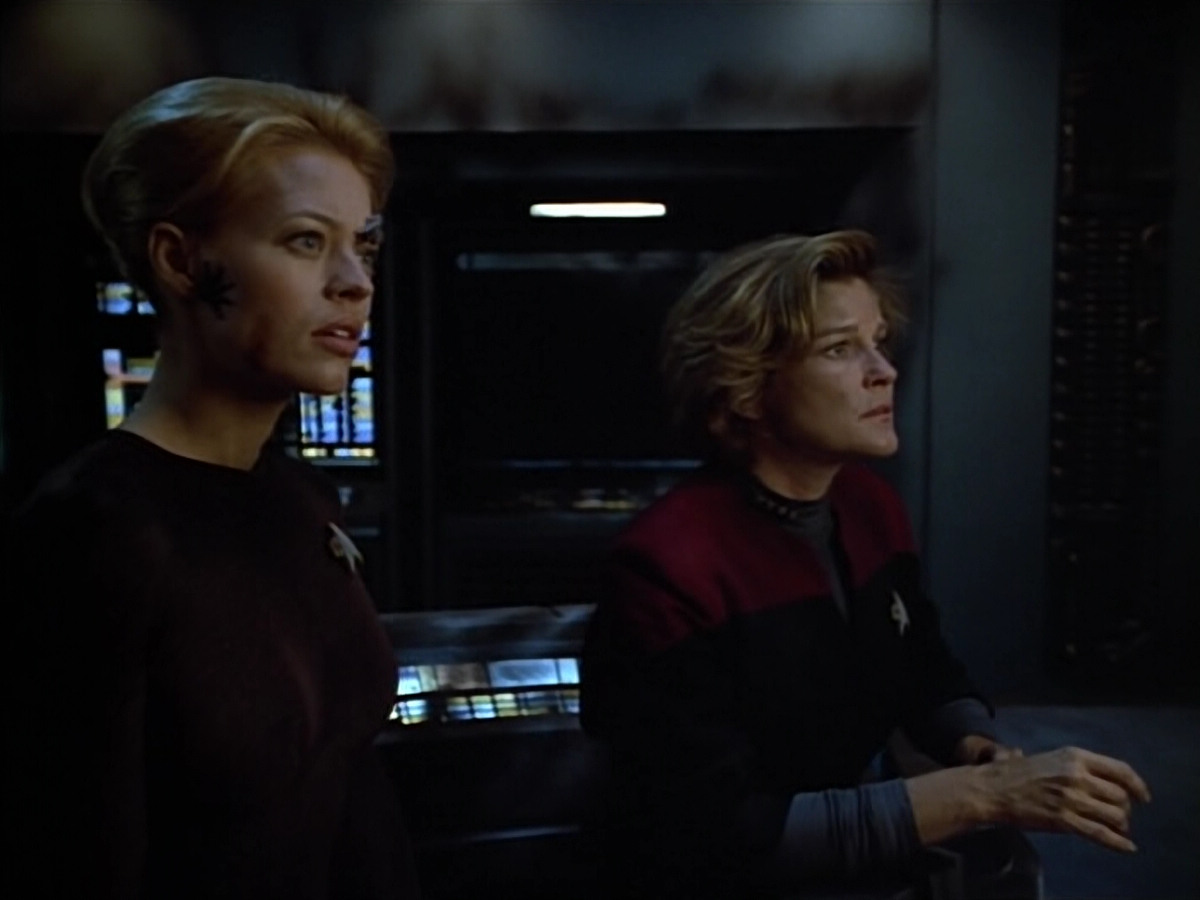 extant_StarTrek_VOY_4x08-YearOfHellPart1_03376.jpg