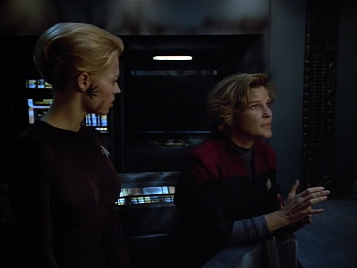 extant_StarTrek_VOY_4x08-YearOfHellPart1_03389.jpg