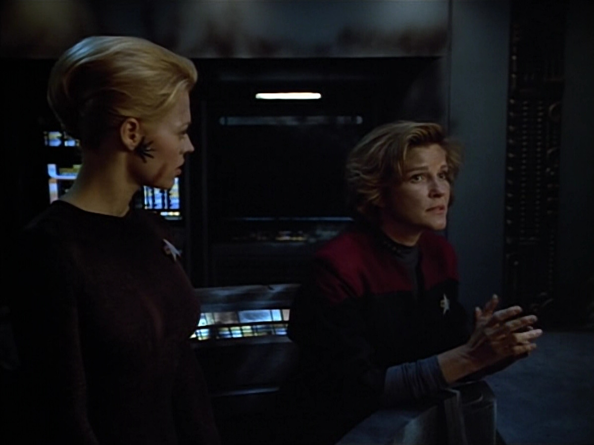 extant_StarTrek_VOY_4x08-YearOfHellPart1_03390.jpg