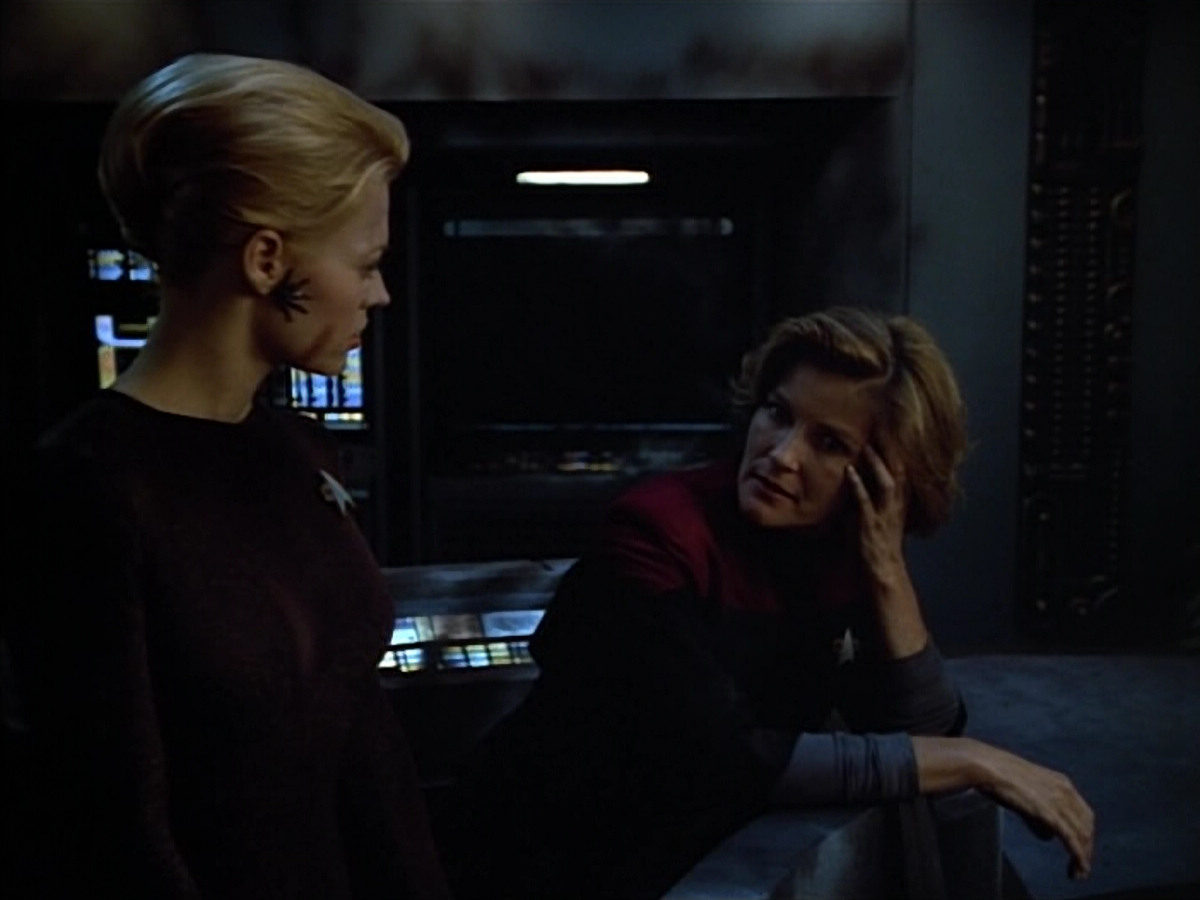 extant_StarTrek_VOY_4x08-YearOfHellPart1_03403.jpg