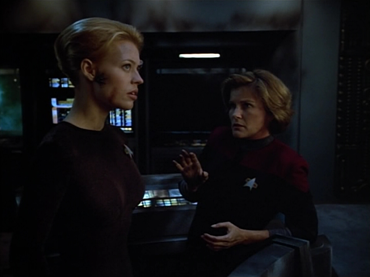 extant_StarTrek_VOY_4x08-YearOfHellPart1_03420.jpg