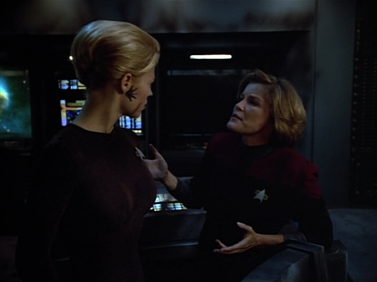 extant_StarTrek_VOY_4x08-YearOfHellPart1_03430.jpg