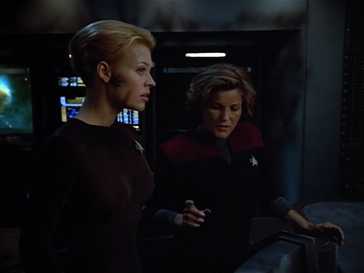 extant_StarTrek_VOY_4x08-YearOfHellPart1_03435.jpg
