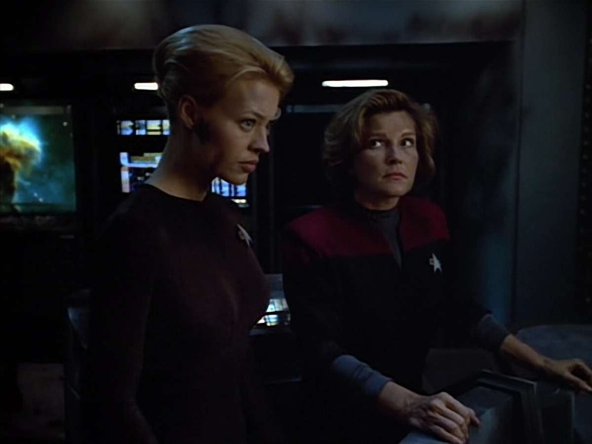 extant_StarTrek_VOY_4x08-YearOfHellPart1_03439.jpg