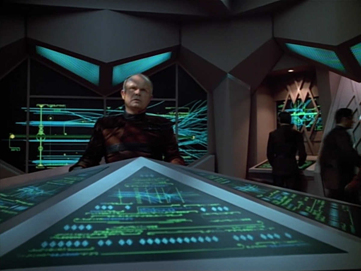 extant_StarTrek_VOY_4x08-YearOfHellPart1_03456.jpg