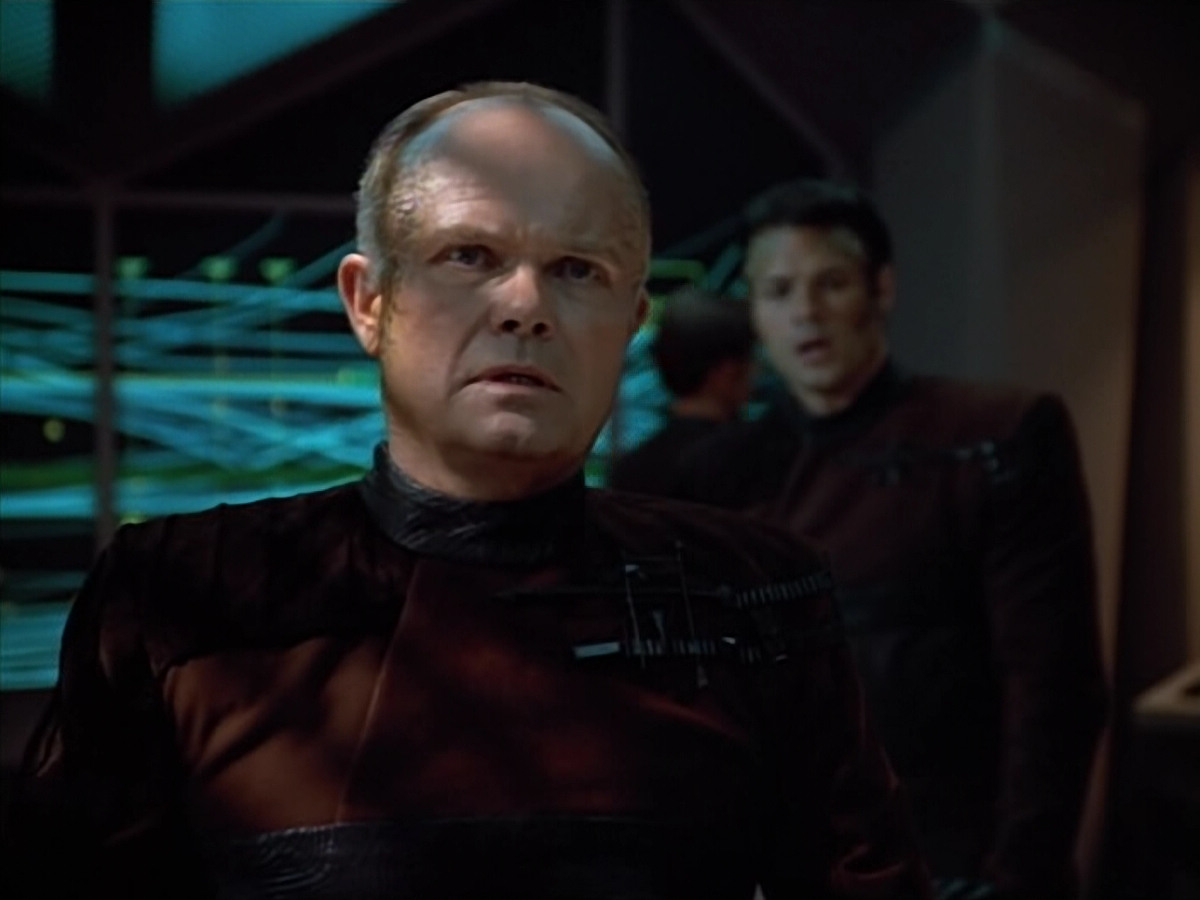 extant_StarTrek_VOY_4x08-YearOfHellPart1_03469.jpg