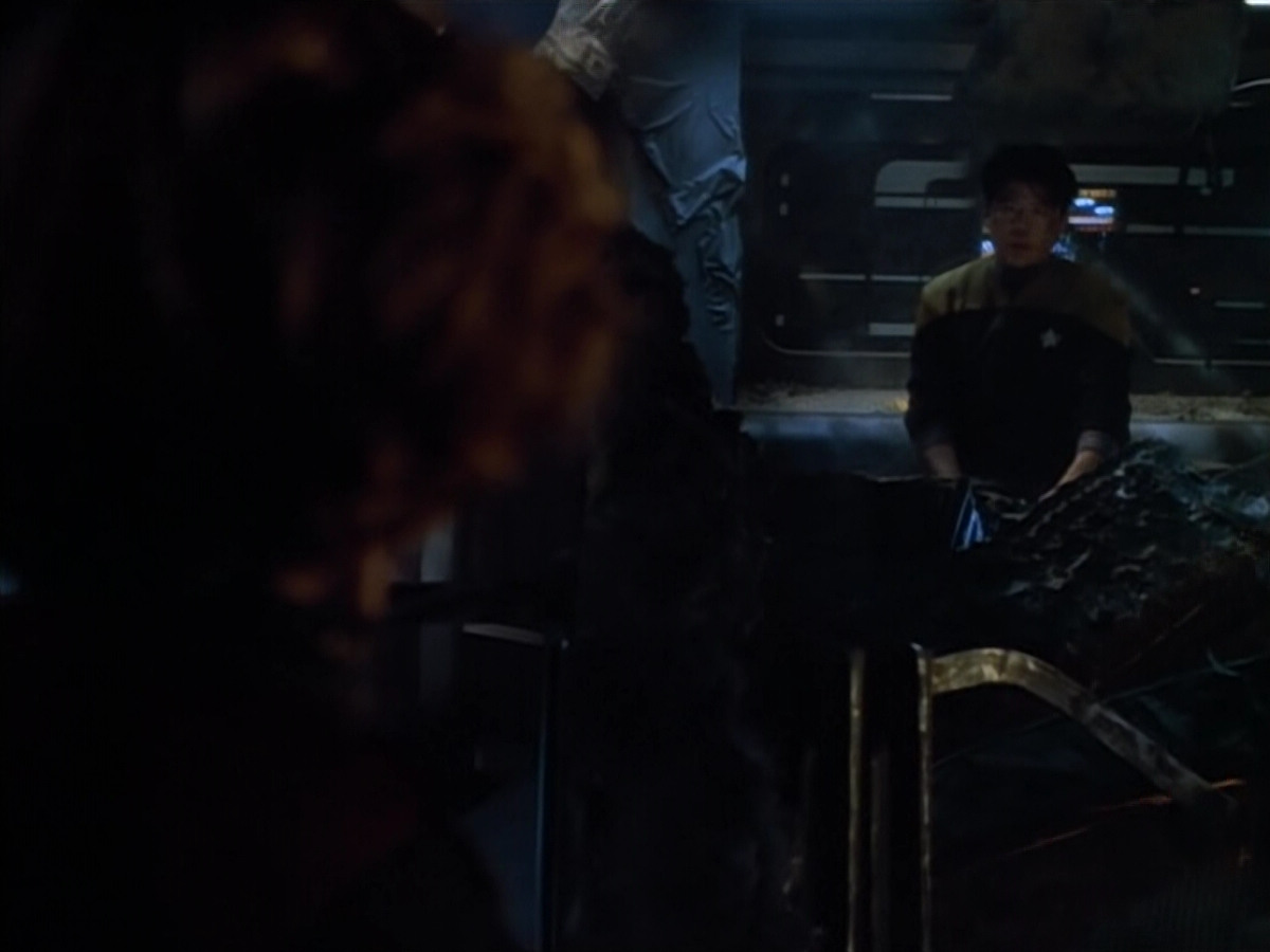 extant_StarTrek_VOY_4x08-YearOfHellPart1_03489.jpg