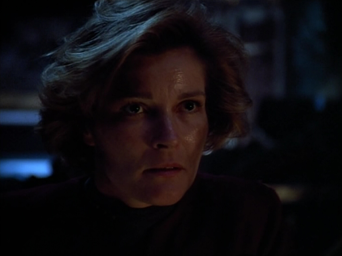 extant_StarTrek_VOY_4x08-YearOfHellPart1_03562.jpg