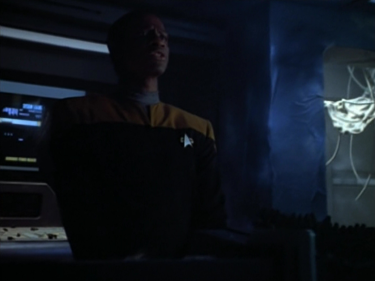 extant_StarTrek_VOY_4x08-YearOfHellPart1_03634.jpg