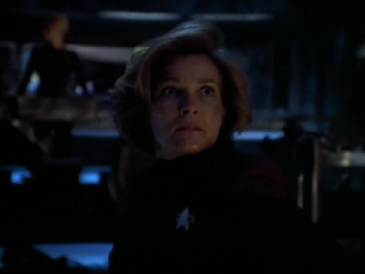 extant_StarTrek_VOY_4x08-YearOfHellPart1_03641.jpg