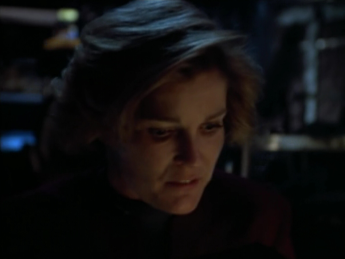 extant_StarTrek_VOY_4x08-YearOfHellPart1_03647.jpg