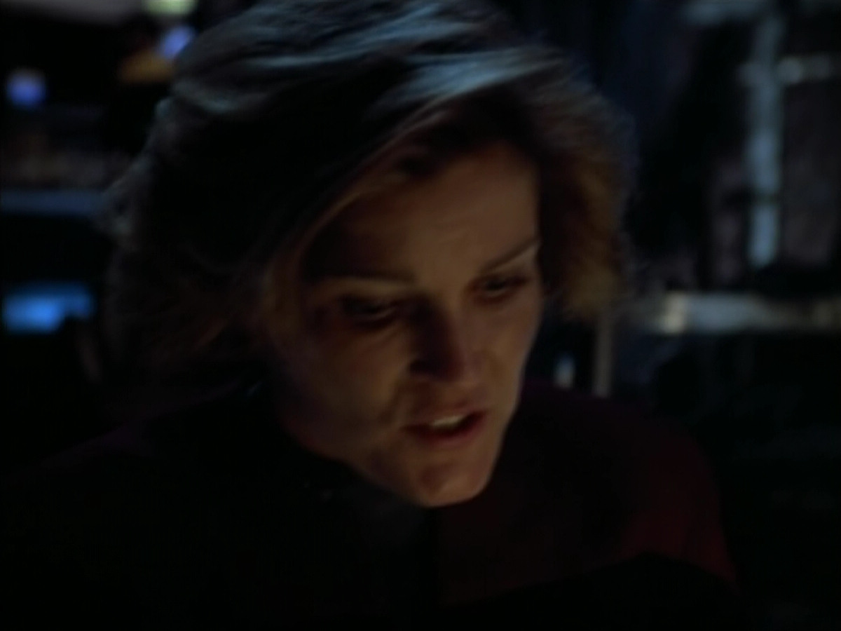 extant_StarTrek_VOY_4x08-YearOfHellPart1_03651.jpg