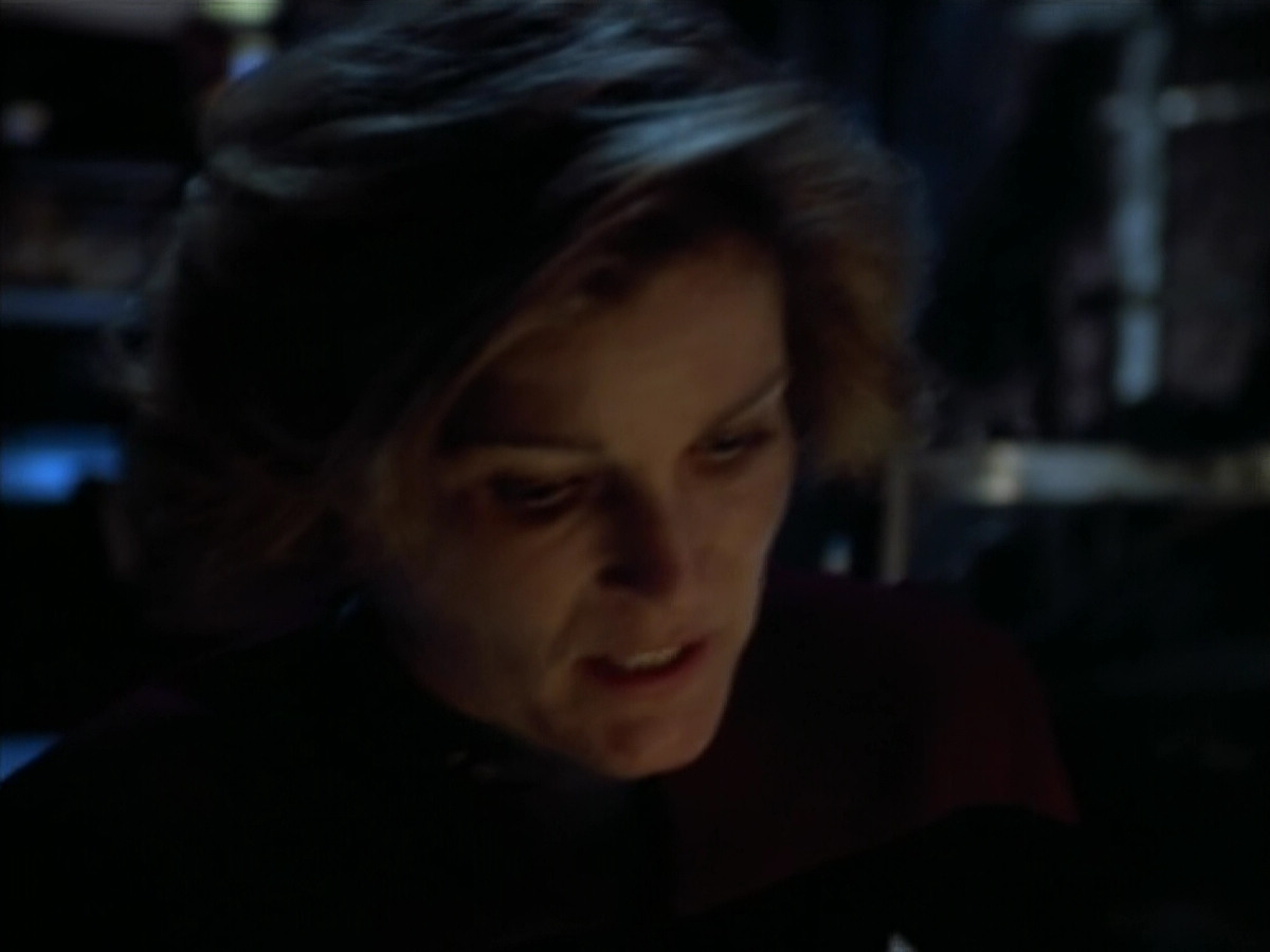 extant_StarTrek_VOY_4x08-YearOfHellPart1_03653.jpg