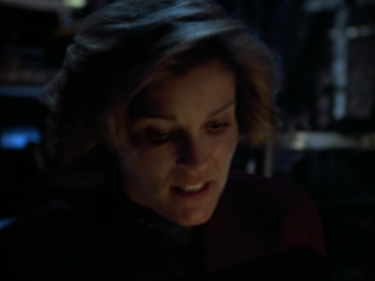extant_StarTrek_VOY_4x08-YearOfHellPart1_03655.jpg