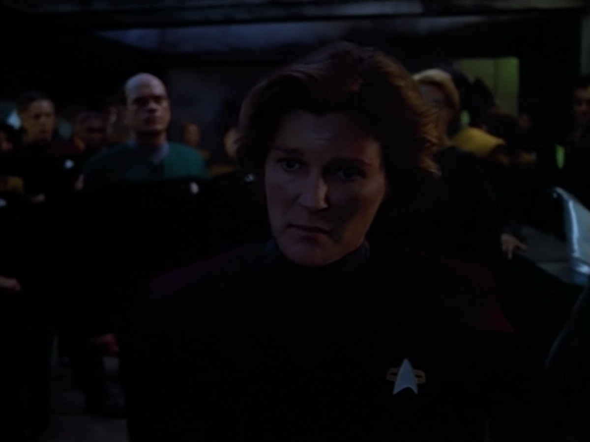 extant_StarTrek_VOY_4x08-YearOfHellPart1_03731.jpg