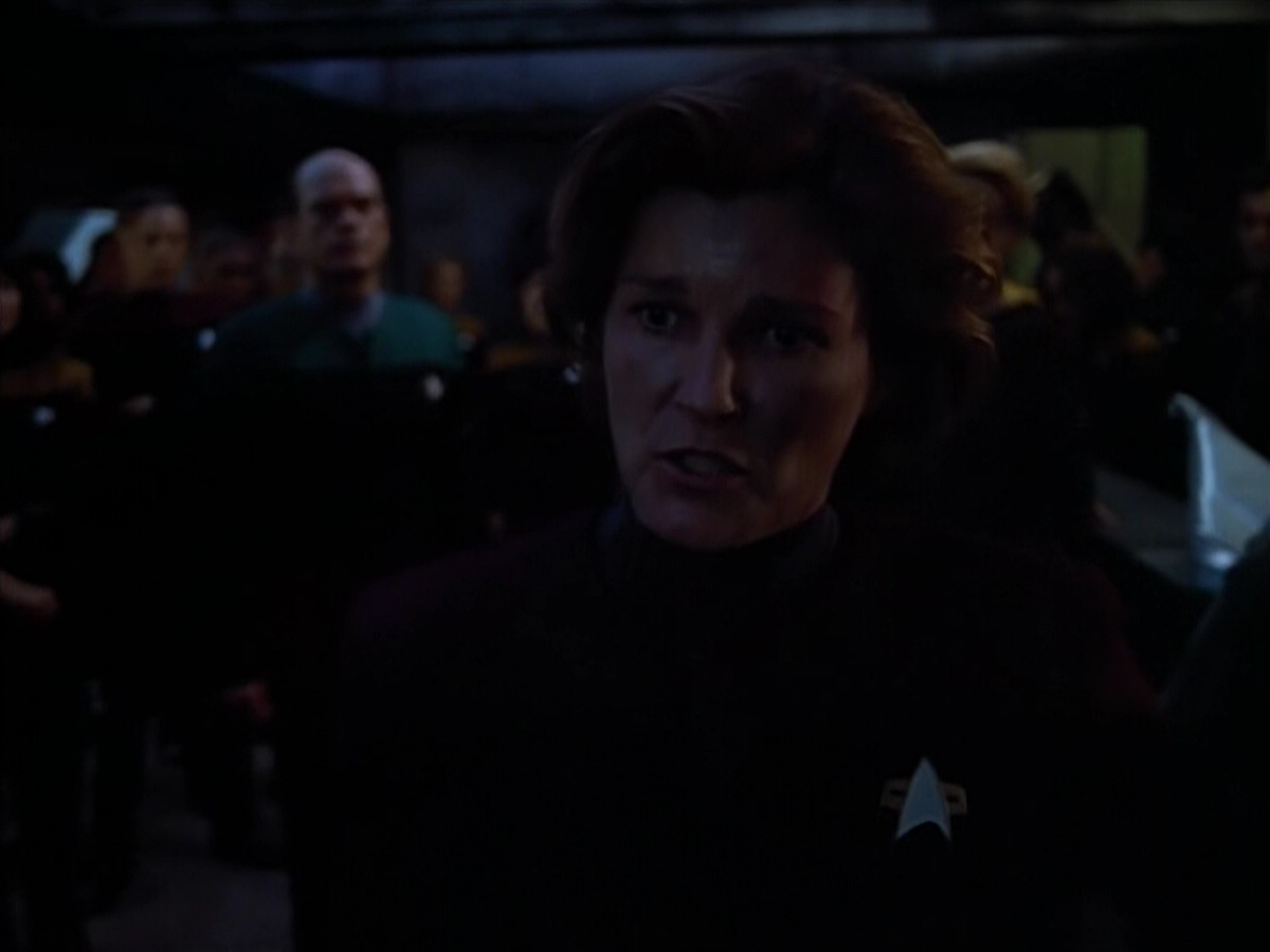 extant_StarTrek_VOY_4x08-YearOfHellPart1_03732.jpg