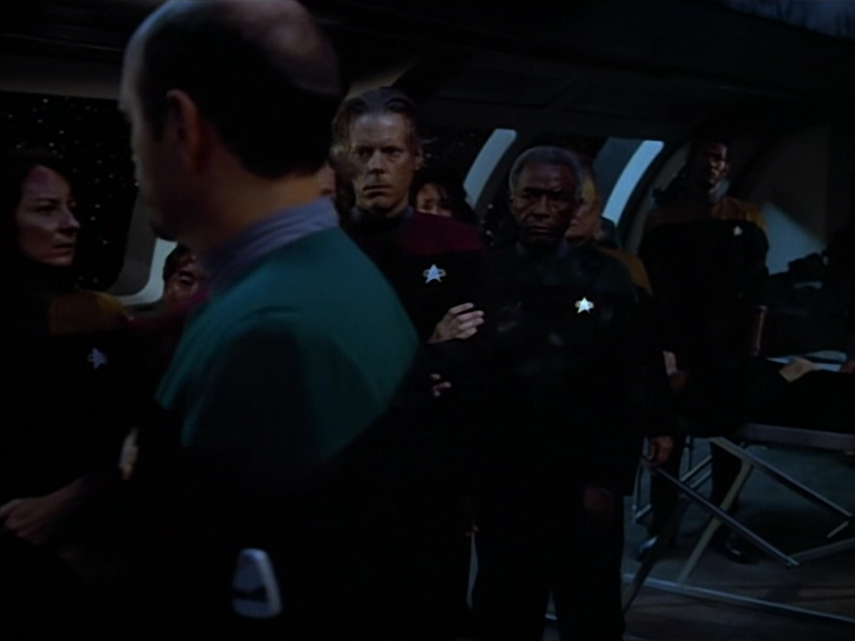 extant_StarTrek_VOY_4x08-YearOfHellPart1_03752.jpg
