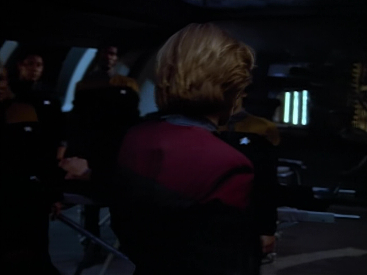 extant_StarTrek_VOY_4x08-YearOfHellPart1_03757.jpg