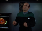 extant_StarTrek_VOY_4x08-YearOfHellPart1_00418.jpg