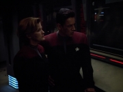 extant_StarTrek_VOY_4x08-YearOfHellPart1_01970.jpg